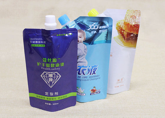 Fertigen Sie Griff Plastik-Düsen-Tüllen-Taschen Doypack flüssige für Waschmittel besonders an