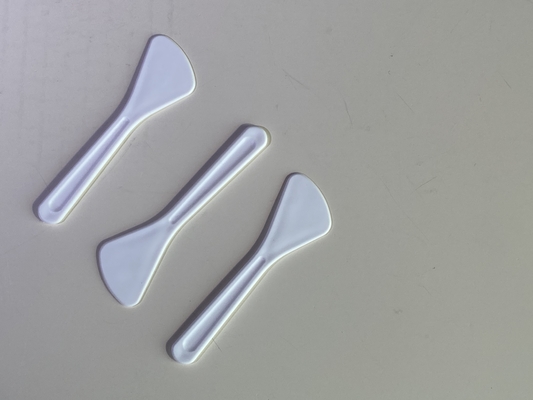 Weiße oder angepasste 82 mm PP-Spatula für Kosmetikcreme