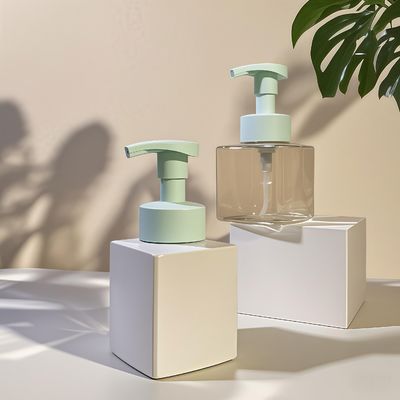 Quadratische Kosmetik-Lotion-Pumpflasche mit PET-Material und Druckpumpe für Hautpflegeverpackungen