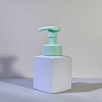 Quadratische Kosmetik-Lotion-Pumpflasche mit PET-Material und Druckpumpe für Hautpflegeverpackungen