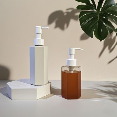 Sechseckige, gerade PET-Kunststoffflasche mit Presspumpverschluss für kosmetische Lotion oder Shampoo in 120 ml, 150 ml und 200 ml Fassungsvermögen